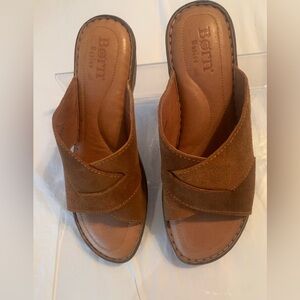 Born Women’s Suede Sandals
